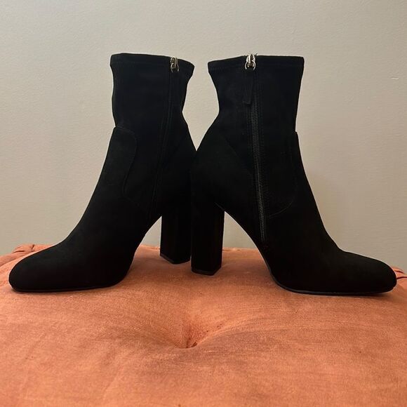 NWOT  Steve Madden Black Sueded High Ankle Boots - Size 10M - Picture 1 of 12